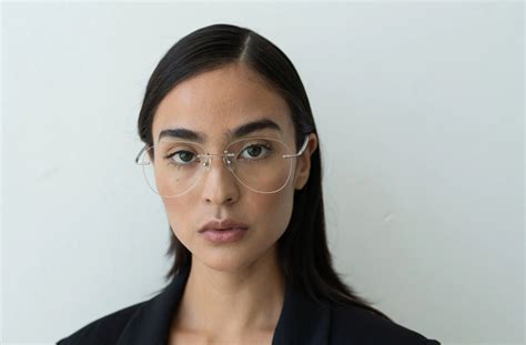 pros and cons of rimless glasses.